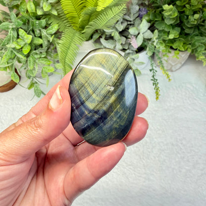 Blue Tiger’s Eye Palmstone - D